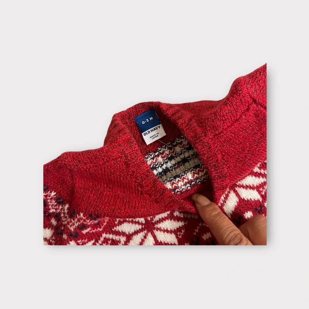Old Navy Fair Isle Holiday Snow Pattern Red Knit Sweater